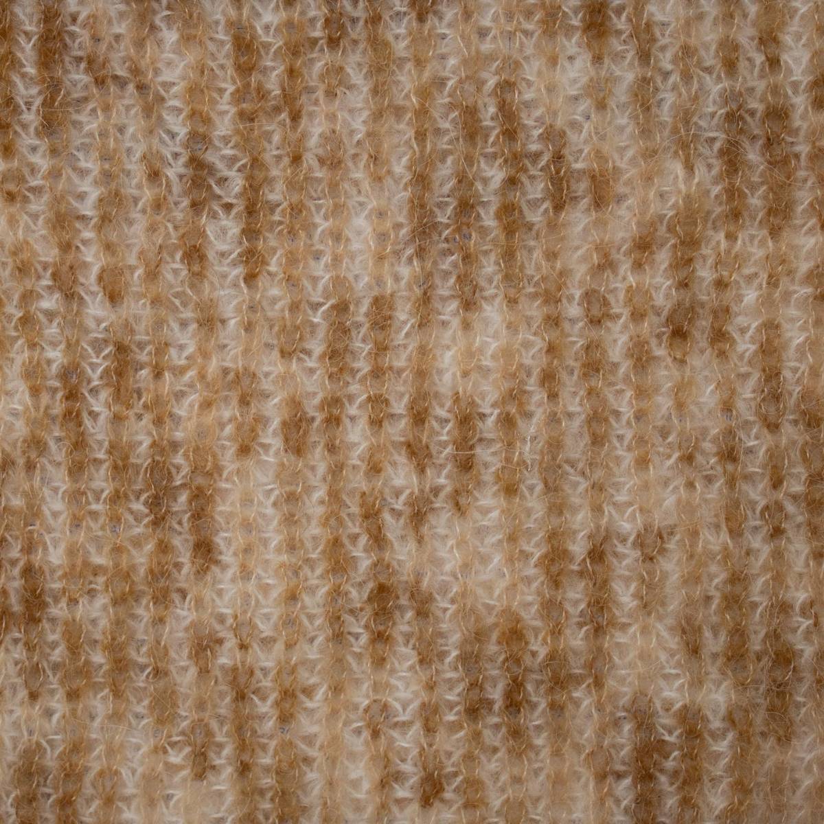 Alpaca printed 1-9000; 20% alpaca 455 acrilico 355 nylon CR2